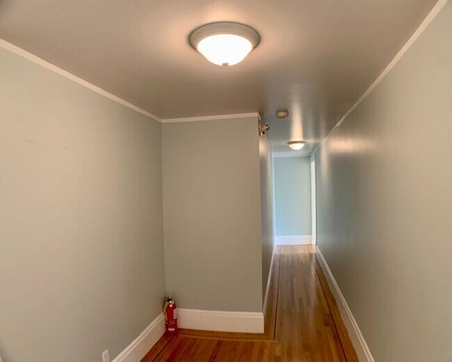 Building Photo - Experience Classic San Francisco Living in...
