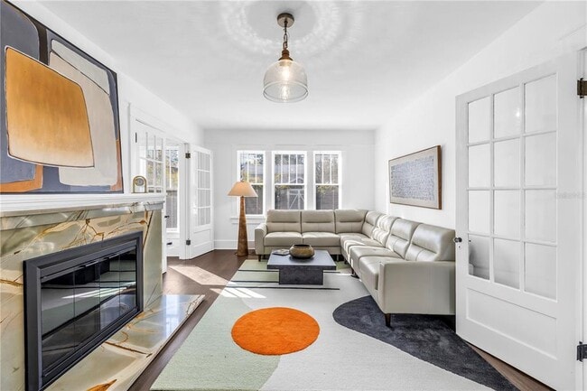 Building Photo - 2320 5th St N