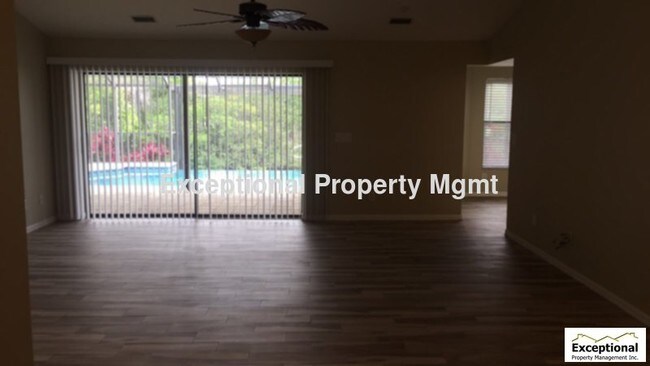 Foto del edificio - 825 SW 40th Terrace
