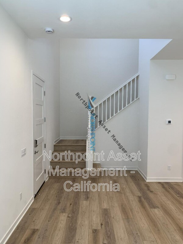 Building Photo - 581 Townsend Way