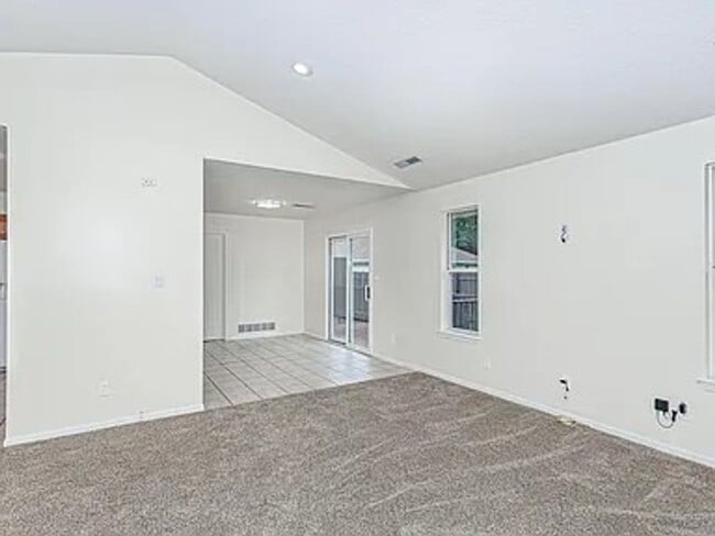 Building Photo - 3804 Larkspur Ct