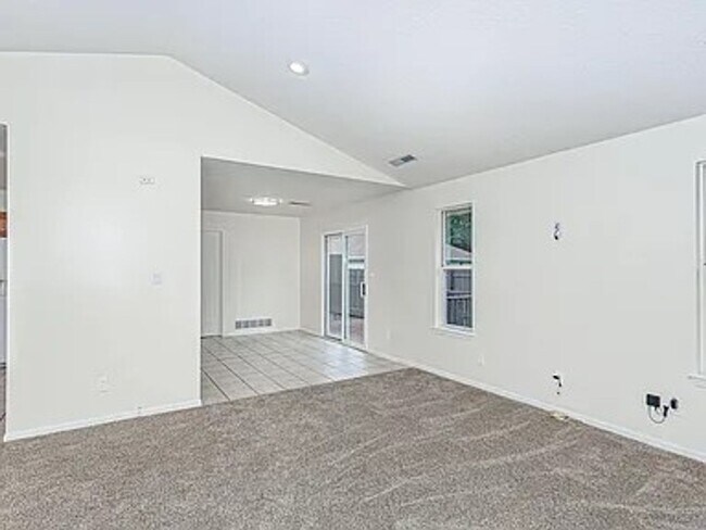 Foto del edificio - 3804 Larkspur Ct