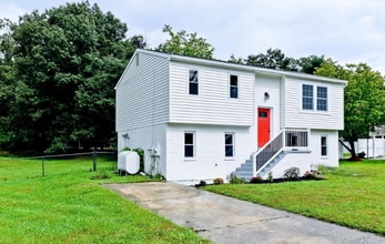 Building Photo - 3704 Oaklawn Rd