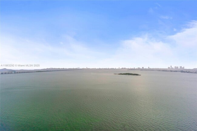 Building Photo - 700 NE 24th St