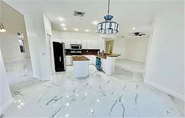 Building Photo - 11041 Harbour Springs Cir