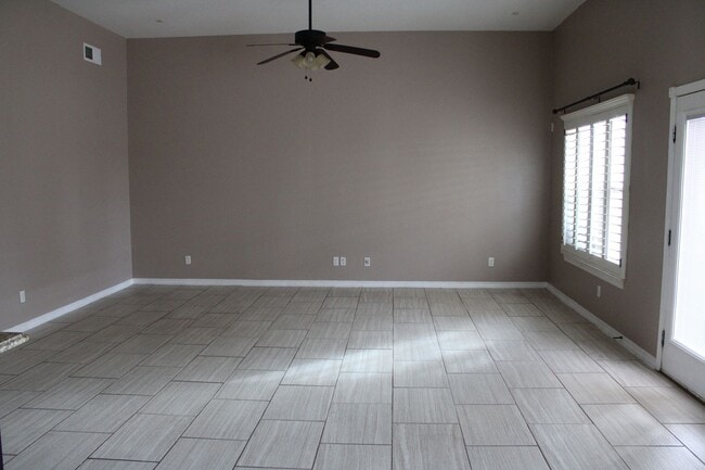Building Photo - 3155 Spring Willow