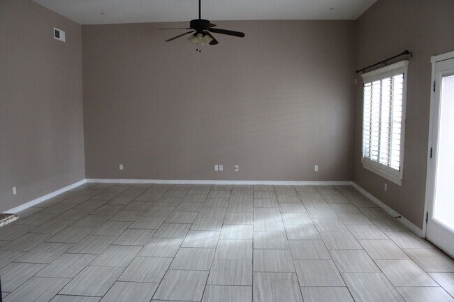 Foto del edificio - 3155 Spring Willow