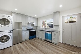 Building Photo - 1942 Peggy Dr