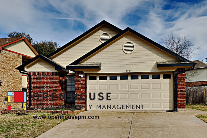 Foto principal - 2205 Turf Club Dr, Arlington