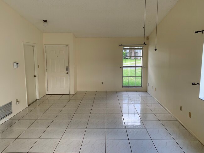 Building Photo - 1347 Palo Alto Ct