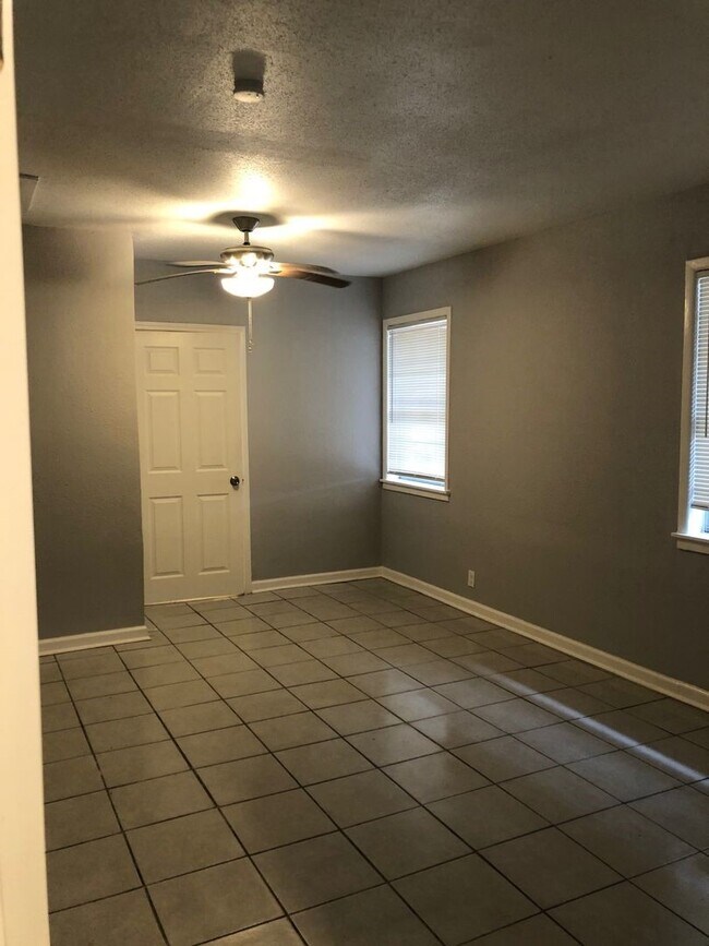 Foto del edificio - 503 Willow Ave