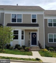 Building Photo - 516 English Oak Ln