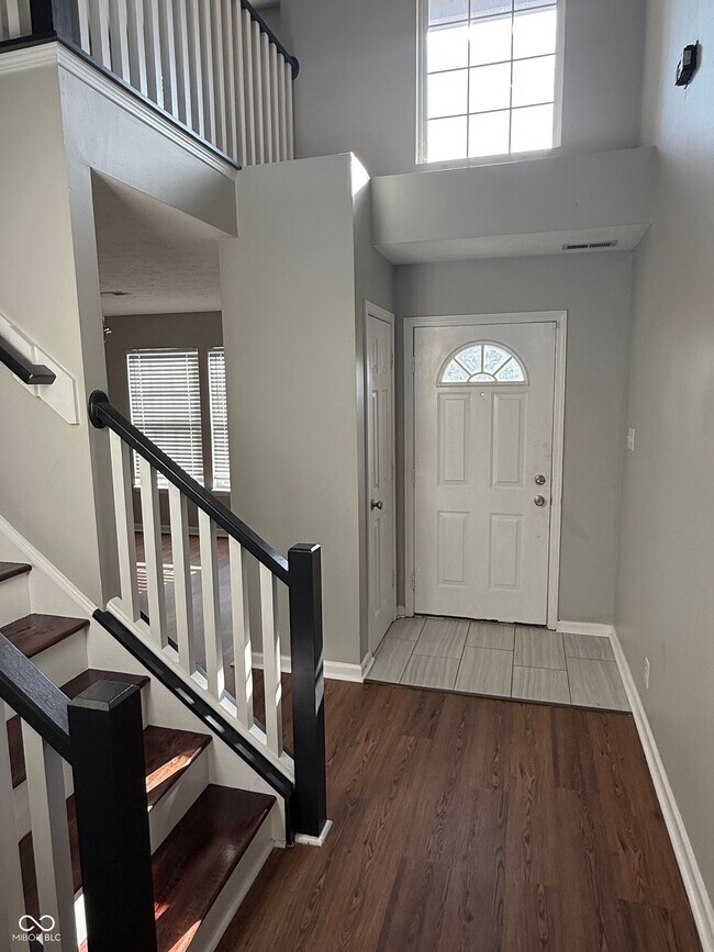 Building Photo - 5512 James Blair Dr