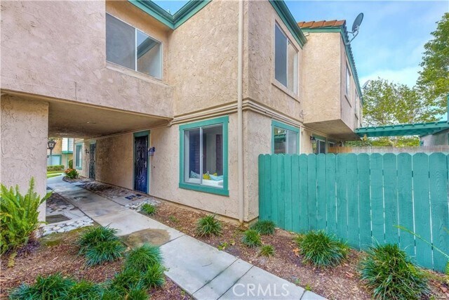 Foto del edificio - 9412 Shadowood Dr