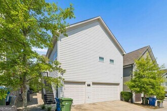 Building Photo - 1821 Sanford Dr