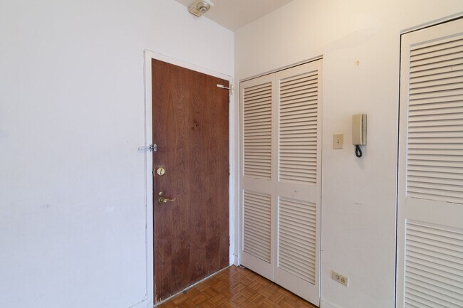 Photo du bâtiment - 900 Av. Rockland
