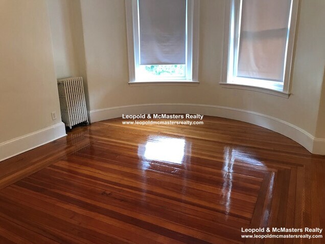 Foto del edificio - 1589 Beacon St