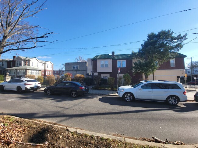 Foto del edificio - 6643 Chew Ave