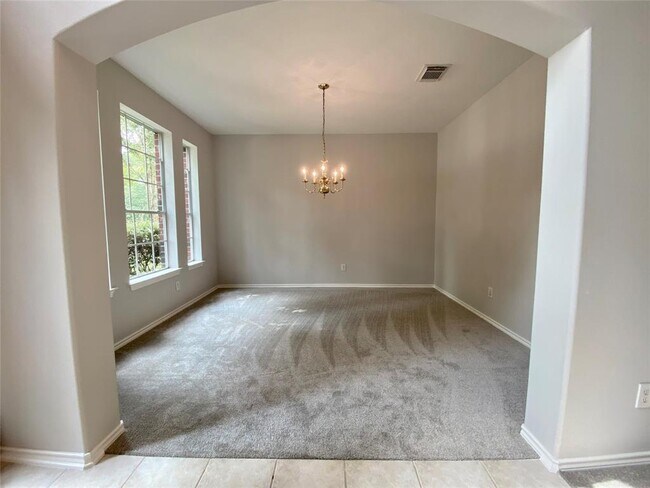 Building Photo - 143 W Russet Grove Cir