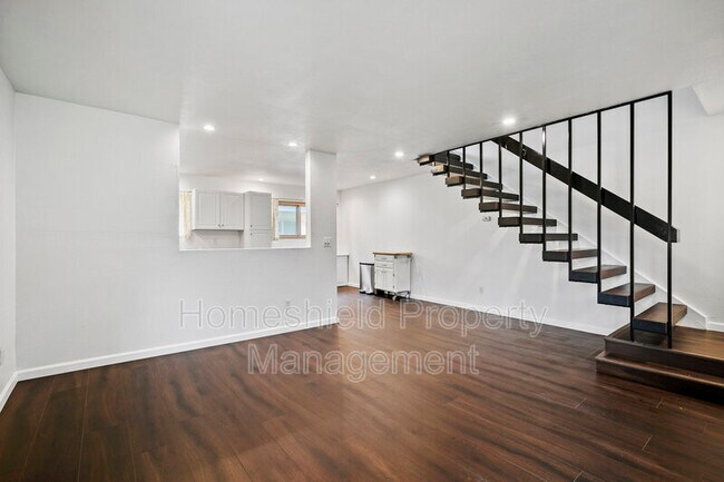 Building Photo - 4098 Valeta St