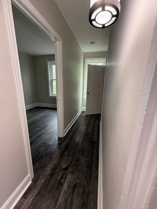 Foto del edificio - 3 Bedroom Renovated Townhome
