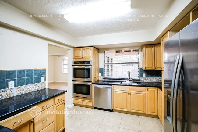 Building Photo - 5313 SW 118th Ave