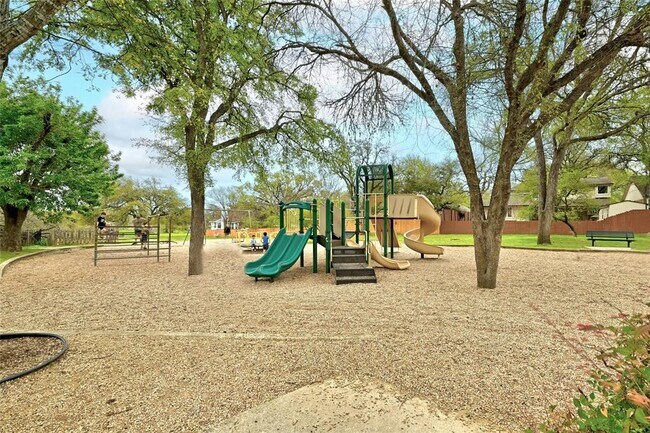 Building Photo - 11305 Deputy Dr