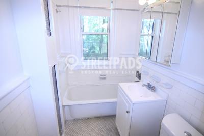 Building Photo - 1 bedroom in Cambridge MA 02138