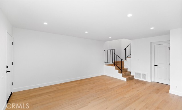 Foto del edificio - 6567 Woodburn Ln