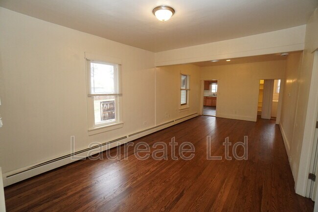 Foto del edificio - 1440 Kenton St