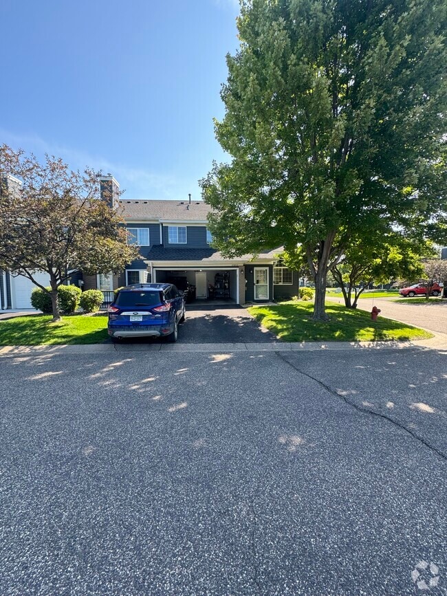 Interlachen Woods Furnished Townhouses for Rent Woodbury, MN 1