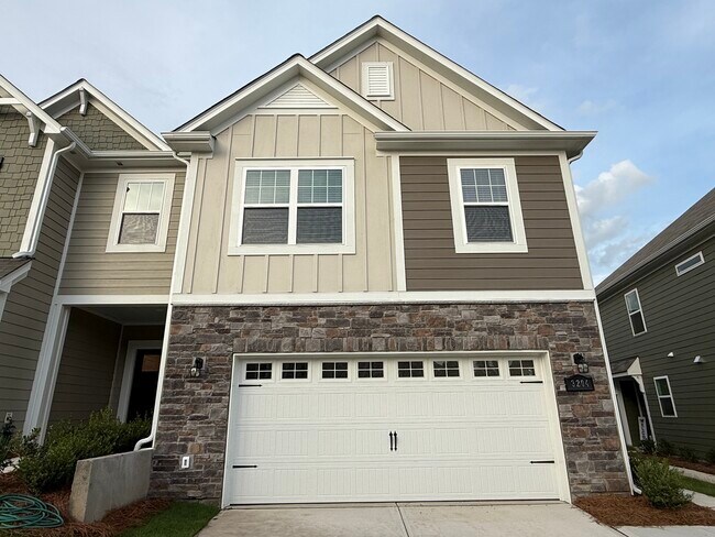 Foto del edificio - 3204 Lilac Grove Dr