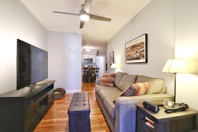 Foto del edificio - 63 Laidlaw Ave