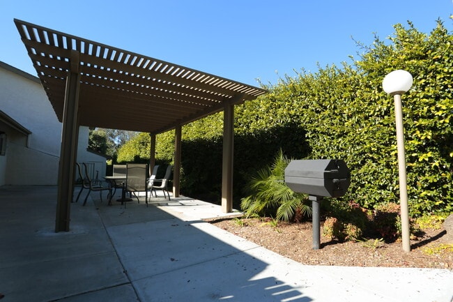 Building Photo - Vista Pacifica Apartments