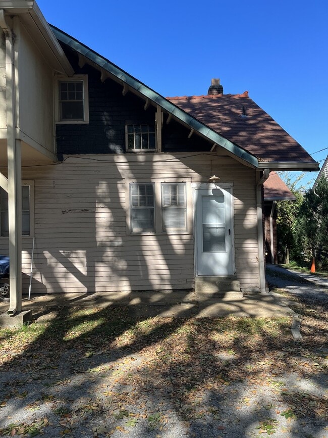 Building Photo - GREAT LEASE OPPORTUNITY 1 BEDROOM 1 BATH  GREAT LOCATION NASHVILLE, TN