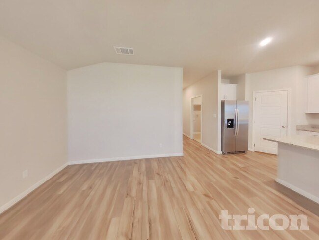 Foto del edificio - 13693 Paxton Blvd