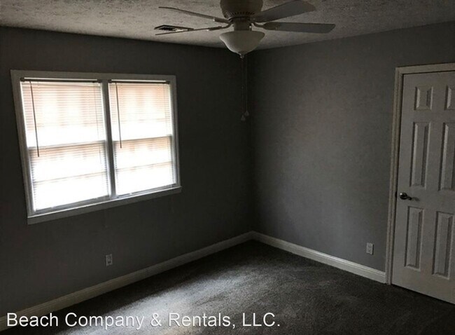 Building Photo - 3 br, 2 bath House - 1027 Phyllis Street