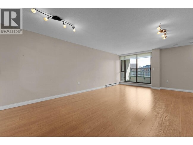 Building Photo - 7380 Elmbridge Way