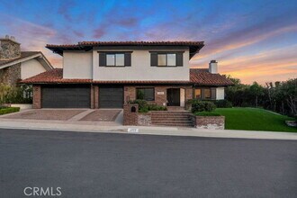 Building Photo - 5952 Woodland View Dr