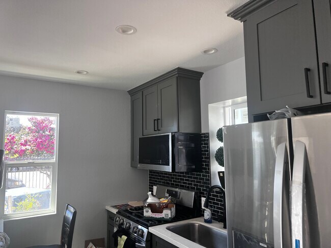 Foto del edificio - 7600 Coldwater Canyon Ave