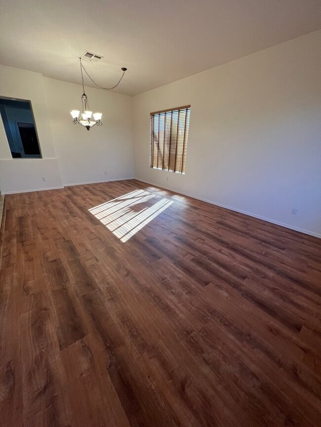 Building Photo - House For Rent