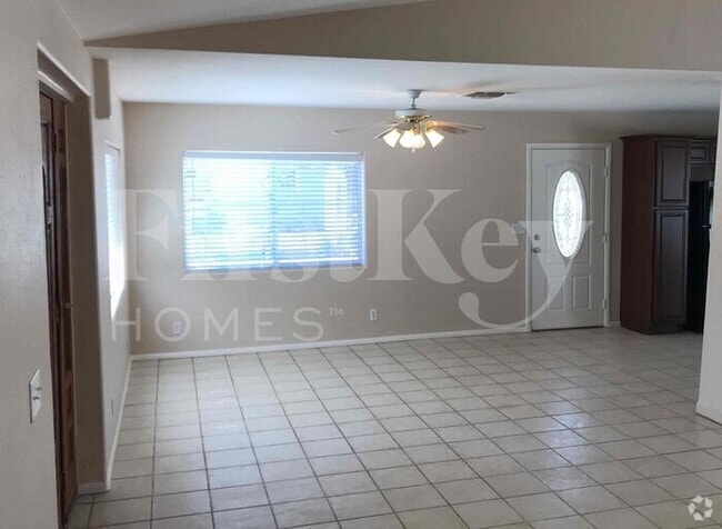 Building Photo - 11740 N 80th Dr