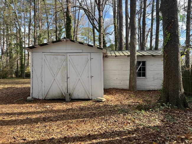 Foto del edificio - 3 bedroom home located off Neuse Blvd