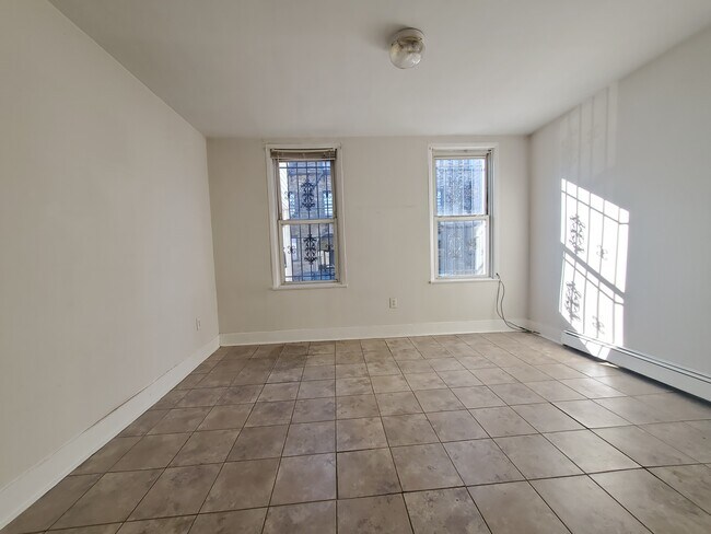 Foto del edificio - 222 Armstrong Ave