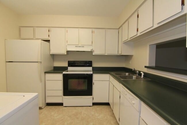 Building Photo - 1802 21st Ave Pl