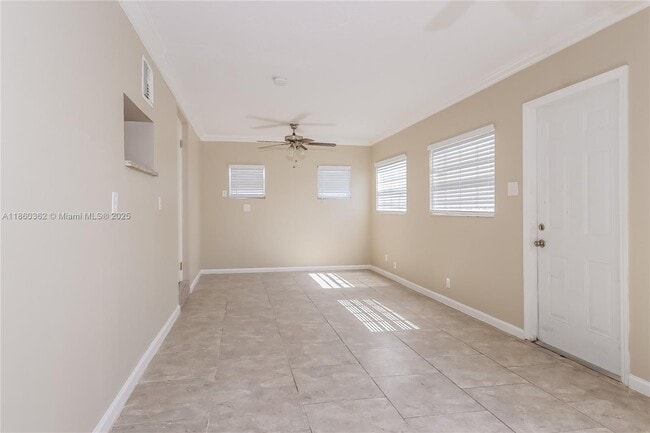 Building Photo - 1116 S 14th Ct