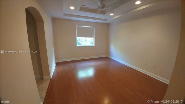 Foto del edificio - 3 br, 2.5 bath House - 6512 Hidden Cove Dr...