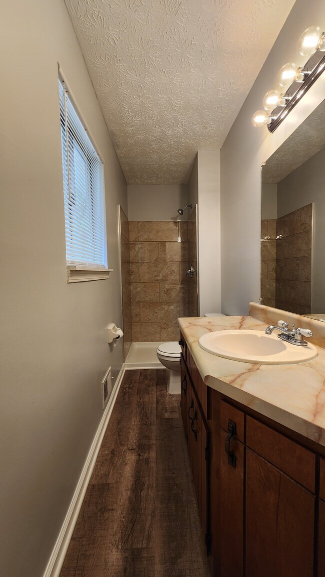 Building Photo - 2639 Shade Dr