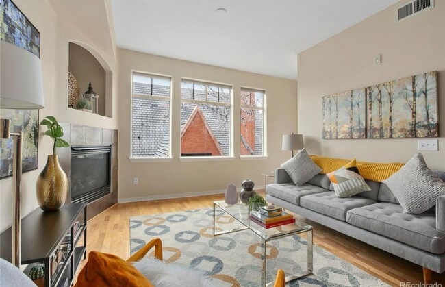 Foto del edificio - Chic Capitol Hill Condo with Modern Finish...