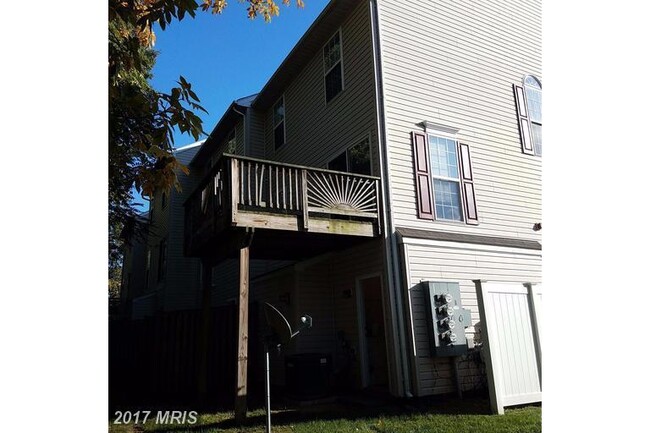 Building Photo - Charming 3-Bedroom Townhome in Glen Burnie...